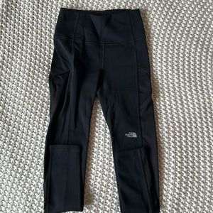 The NorthFace women’s fleece lined leggings with pocket